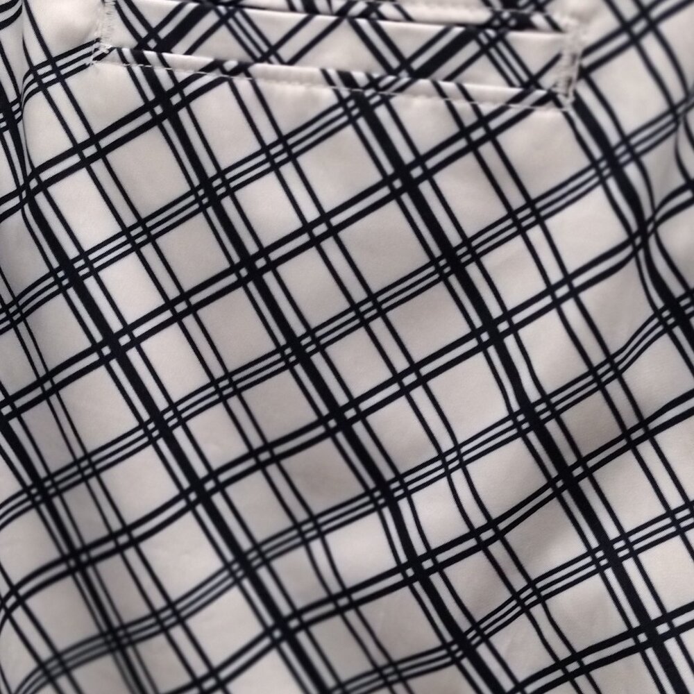 Tail Women’s Plaid Golf Shorts Size 4 White Black Stretch Golf Casual Shorts - Picture 7 of 8